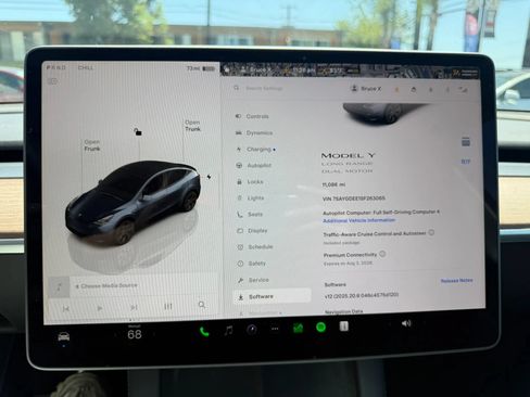Used 2025 Tesla Model Y Long Range AWD/4WD image 9