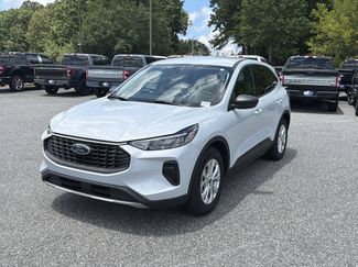 Used 2026 Ford Escape Active w/ Cold Weather Package FWD video 3