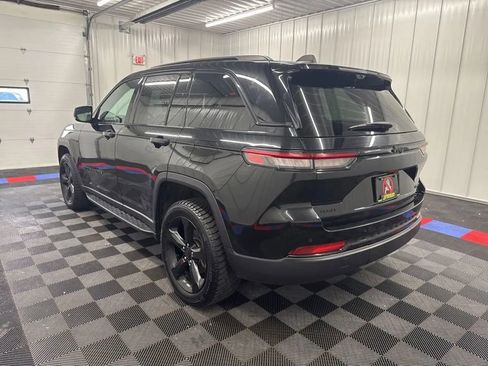 Used 2024 Jeep Grand Cherokee Limited w/ Luxury Tech Group II AWD/4WD image 7
