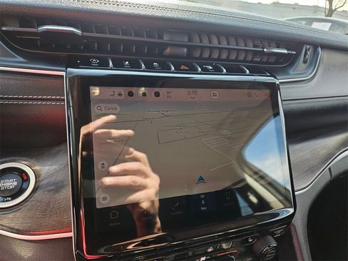 Used 2023 Jeep Grand Cherokee L Limited image 21