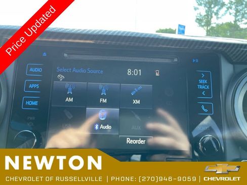 Used 2018 Toyota Tacoma TRD Off-Road w/ Technology Package RWD image 10