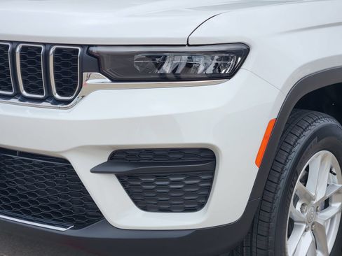New 2026 Jeep Grand Cherokee Laredo X AWD/4WD image 9