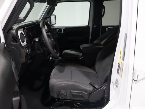 Used 2024 Jeep Wrangler Willys image 4