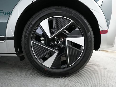 Used 2025 Hyundai Ioniq 5 Limited image 19