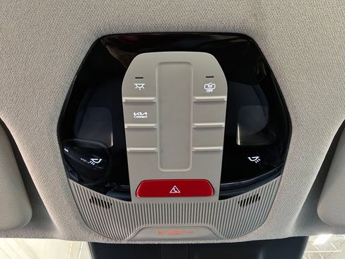 Used 2025 Kia K4 FWD image 16