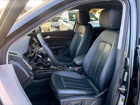 Used 2023 Audi Q5 2.0T Premium Plus w/ Premium Plus Package image 8