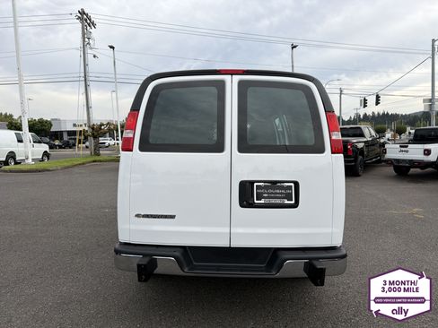 Used 2025 Chevrolet Express 2500 w/ Driver Convenience Package RWD image 4