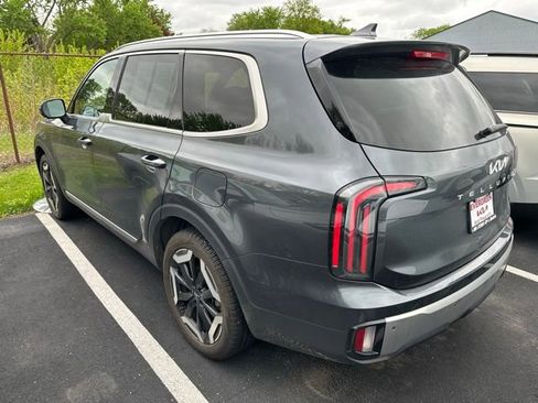 Used 2023 Kia Telluride EX w/ EX Captain's Chair Package FWD image 5