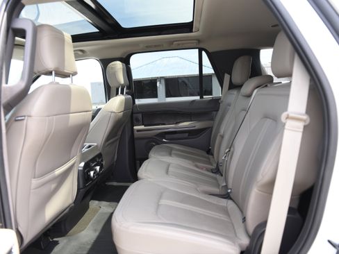 Used 2020 Ford Expedition Limited w/ Equipment Group 301A RWD image 10