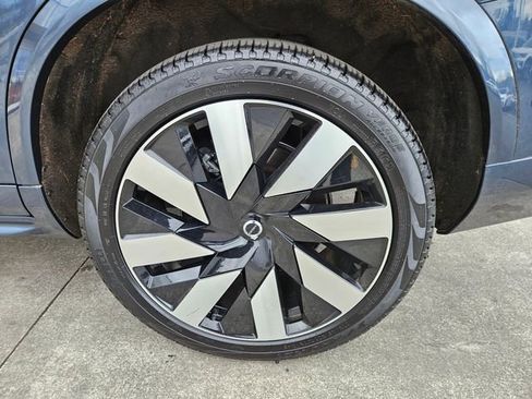 Certified 2023 Volvo XC90 T8 Ultimate w/ Protection Package Premier image 9