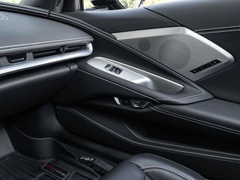 Used 2021 Chevrolet Corvette Stingray Premium Cpe w/ Z51 Performance Package RWD image 36