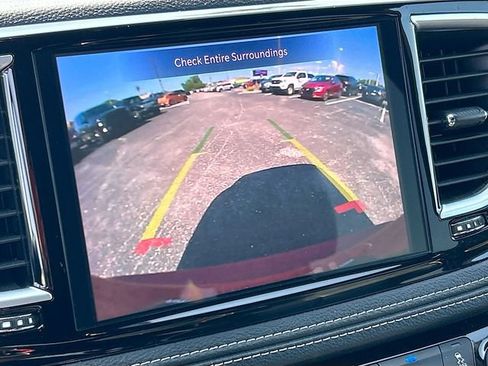 Used 2025 Chrysler Pacifica Limited FWD image 11