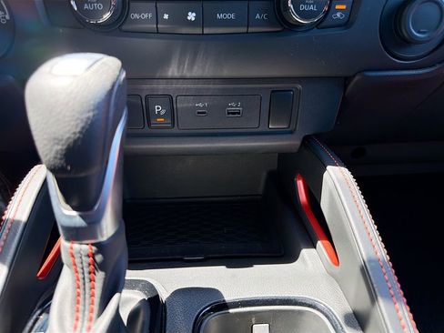 Used 2025 Nissan Frontier PRO-4X AWD/4WD image 29