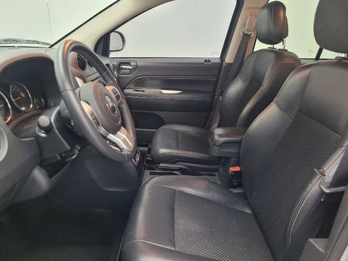 Used 2016 Jeep Compass Latitude image 17