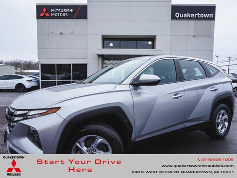 Used 2023 Hyundai Tucson SE image 1