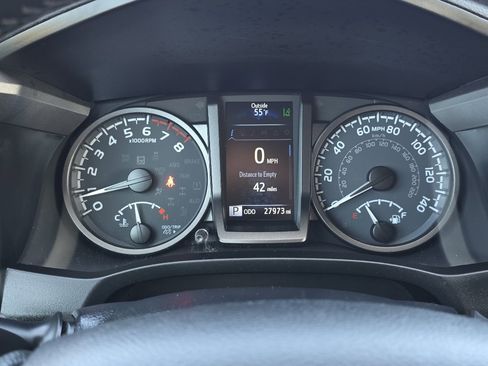 Certified 2022 Toyota Tacoma TRD Off-Road w/ TRD Premium Off Road Package AWD/4WD image 27