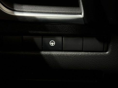 Used 2021 Nissan Rogue SV AWD/4WD image 17