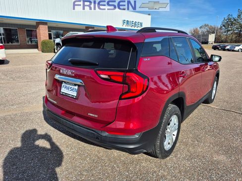 Used 2021 GMC Terrain SLE w/ Driver Convenience Package image 5