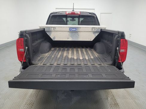 Used 2016 Chevrolet Colorado LT w/ LT Convenience Package RWD image 29