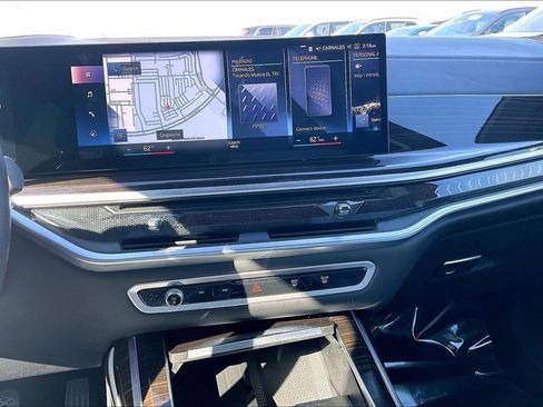 Used 2023 BMW X7 xDrive40i w/ Parking Assistance Package image 8