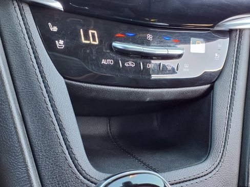 Used 2023 Cadillac XT6 Premium Luxury w/ Platinum Package FWD image 9