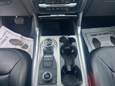 Used 2020 Ford Explorer Limited image 17