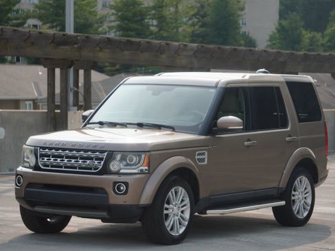 Used 2015 Land Rover LR4 HSE LUX image 13