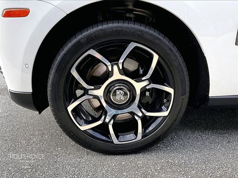 Certified 2021 Rolls-Royce Cullinan Black Badge image 10
