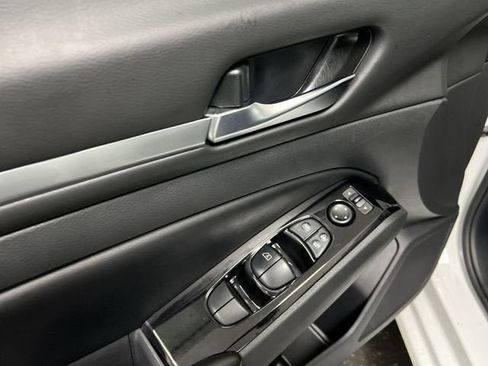 Used 2024 Nissan Altima 2.5 SR image 21