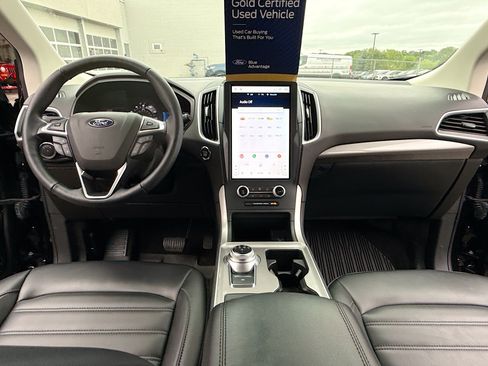 Used 2023 Ford Edge SEL w/ Convenience Package AWD/4WD image 3