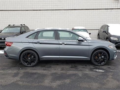 New 2026 Volkswagen Jetta SE image 2