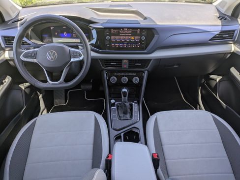 Certified 2023 Volkswagen Taos SE w/ Black Wheel Package FWD image 15