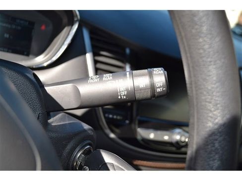 Used 2021 Chevrolet Trax LT image 18