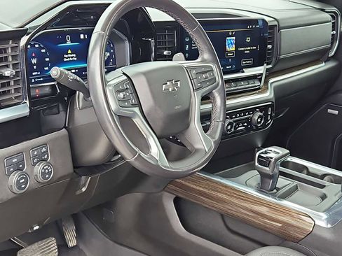 Used 2022 Chevrolet Silverado 1500 RST w/ Texas Edition Plus AWD/4WD image 10