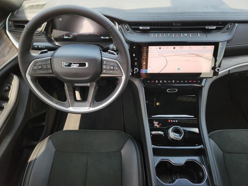 New 2026 Jeep Grand Cherokee L 4WD image 36