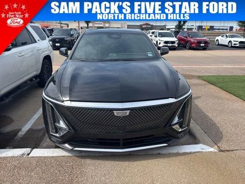 Used 2024 Cadillac Lyriq Luxury w/ LPO, Floor Liner Package AWD/4WD image 1