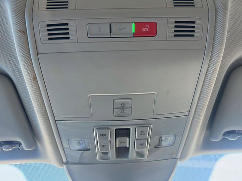 Used 2022 Volkswagen Taos SE AWD/4WD image 14