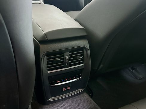 Used 2025 BMW i4 eDrive40 image 28