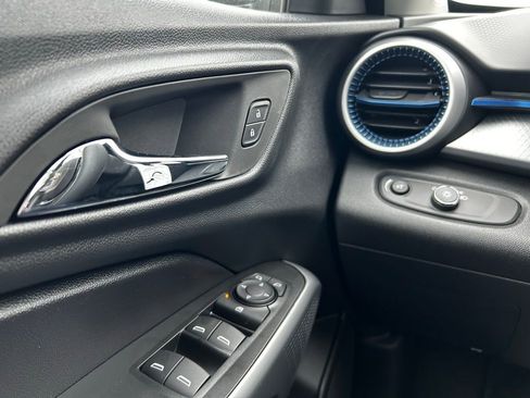 New 2026 Chevrolet Trax LS w/ LS Convenience Package FWD image 15