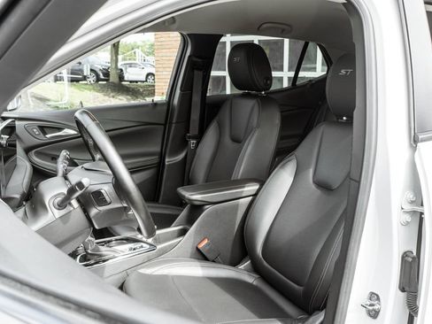 Used 2024 Buick Encore GX Sport Touring w/ Comfort Package AWD/4WD image 6