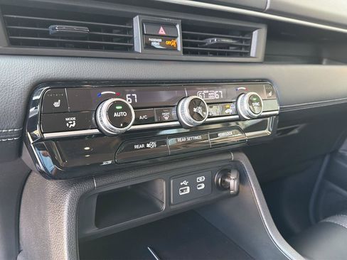 Used 2025 Honda Pilot EX-L image 26