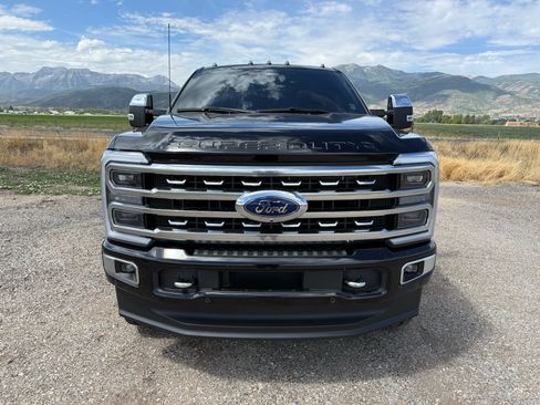 Used 2024 Ford F350 Platinum AWD/4WD image 2