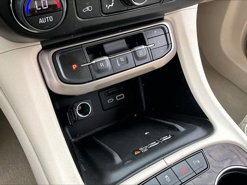 Used 2021 GMC Acadia Denali AWD/4WD image 31