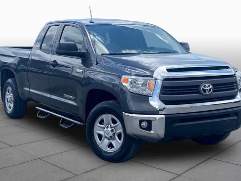 Used 2015 Toyota Tundra SR5 w/ SR5 Upgrade Package AWD/4WD image 3