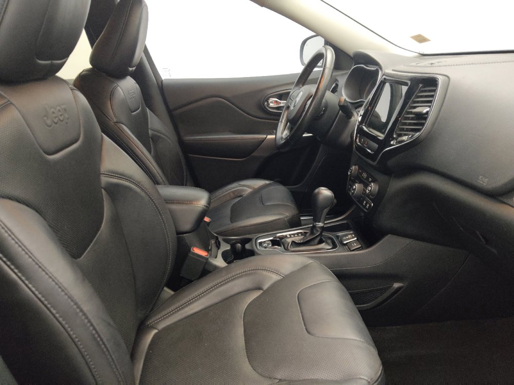 Used 2019 Jeep Cherokee Limited FWD image 21