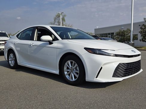 Used 2025 Toyota Camry LE FWD image 7