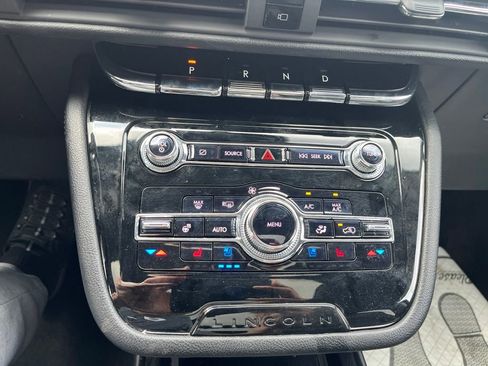 Used 2022 Lincoln Corsair AWD w/ Premium Package image 19