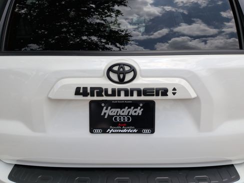 Used 2023 Toyota 4Runner SR5 Premium w/ Moonroof Package AWD/4WD image 37