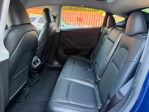 Used 2023 Tesla Model Y Long Range AWD/4WD image 18