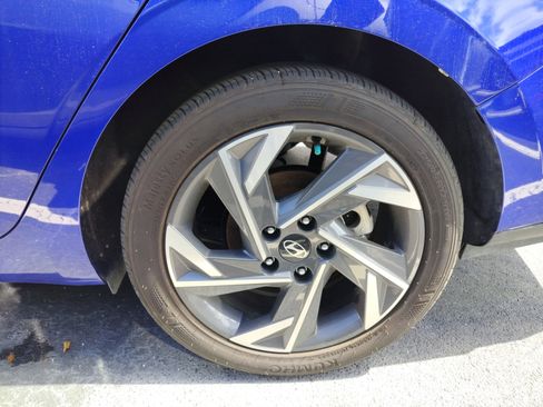 Used 2025 Hyundai Elantra Sport image 5